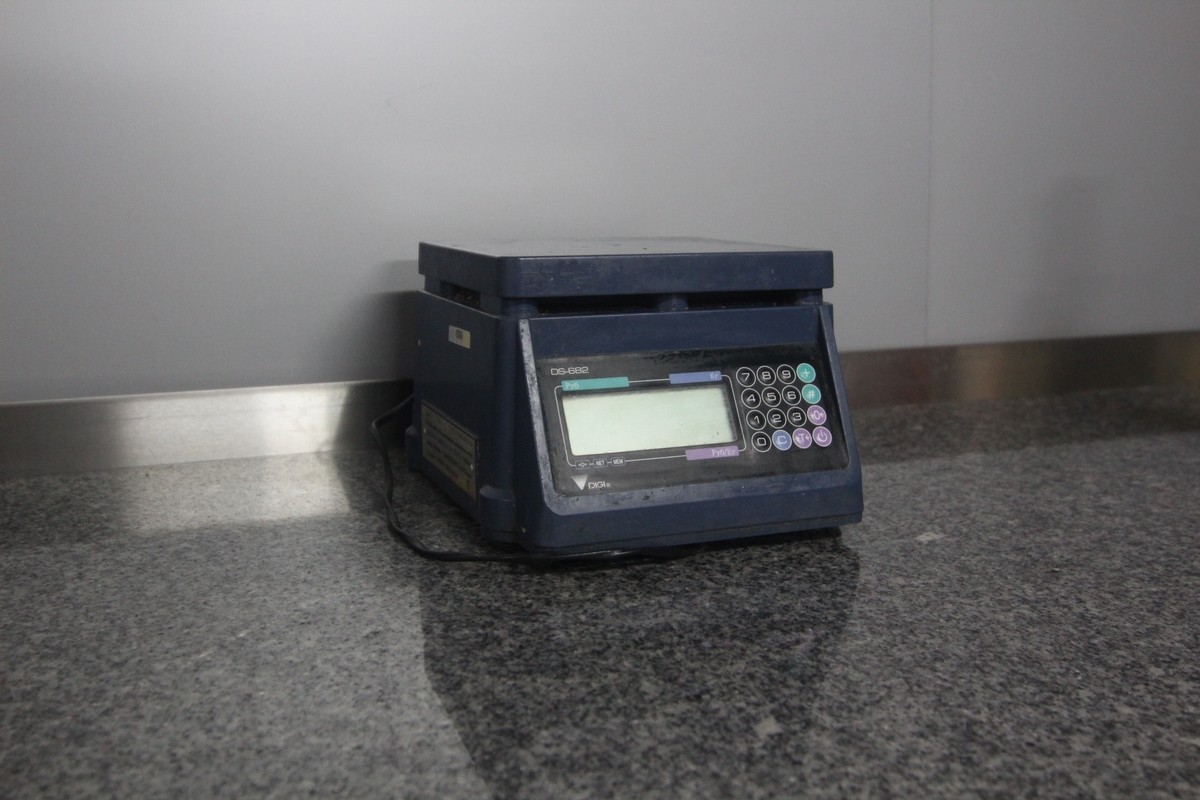 Весы порционные DIGI PS-682 б.у