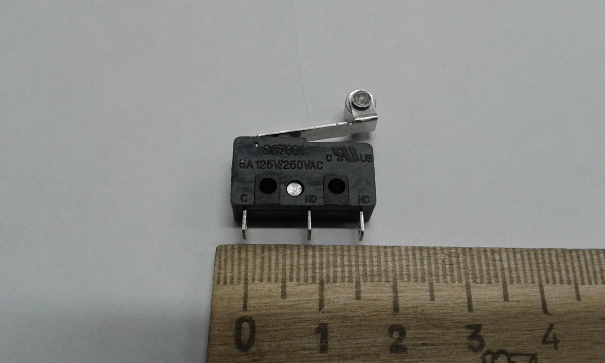 Микропереключатель SC7301,  5 A (с роликом)
